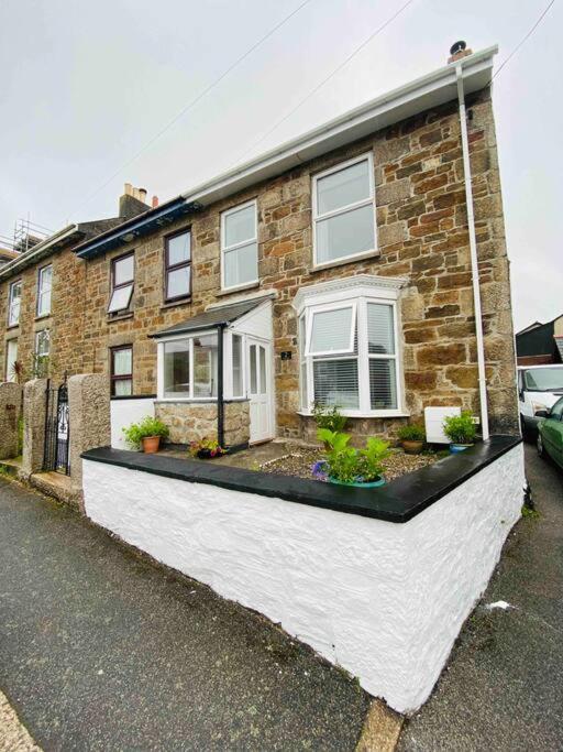 Beautiful 2 Bed End Terrace Victorian Town House Διαμέρισμα Redruth Εξωτερικό φωτογραφία