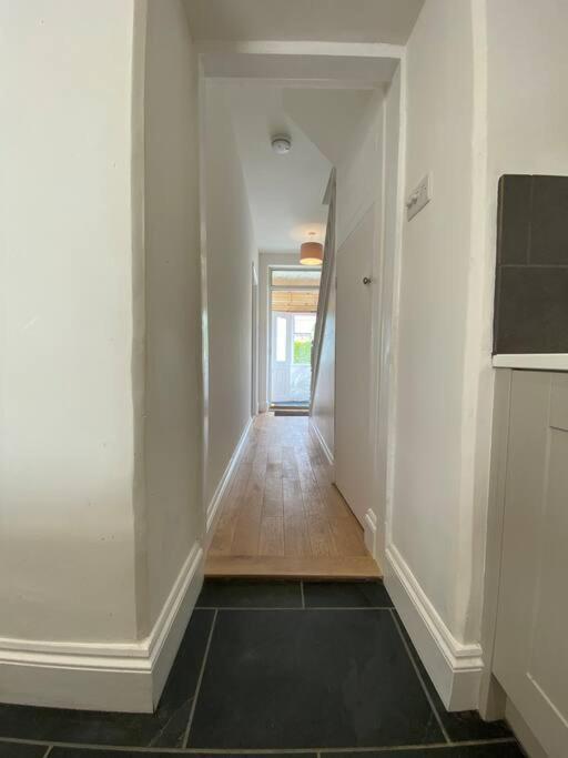 Beautiful 2 Bed End Terrace Victorian Town House Διαμέρισμα Redruth Εξωτερικό φωτογραφία